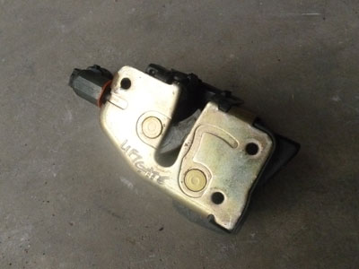 1998 Ford Expedition XLT - Rear Liftgate Latch2